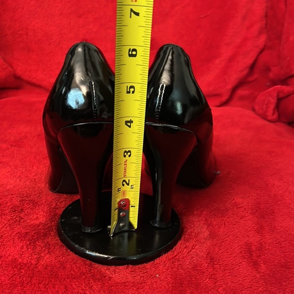 Black ‘it’s ok’ size 7.5 M high heel pumps - Picture 4 of 7